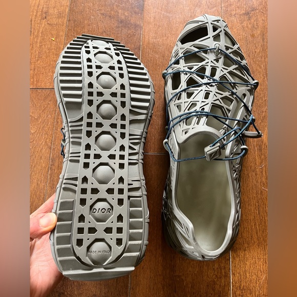 DIOR WARP SANDAL - Black Cosmo Rubber with Warped Cannage Motif - Picture 3 of 5